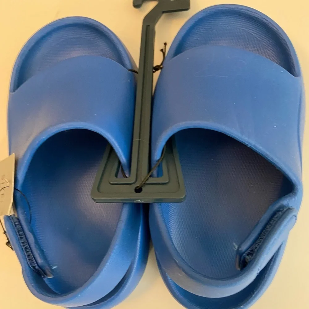 Blue Slide Sandals Water Sandals Kids Size 9K DSG New
